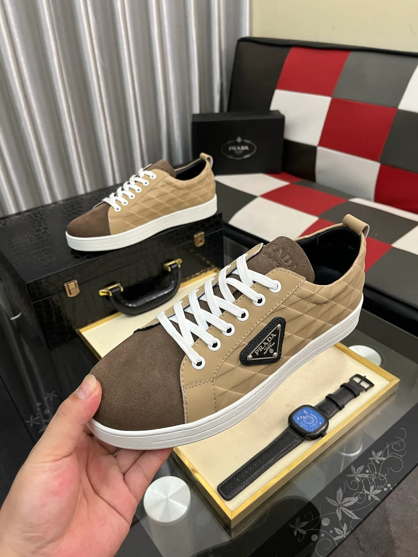 Men's shoes 💰440⌚️⌚️Prada•PRADA original quality.~ Unique modern style sneakers. 🏃A must-have casual shoe for trendy men😍😍 Original brand imported from Italy, imported original leather, sheep lining (refuses to discolor and grind feet) Sole: Original sole provided by the original factory, French lazy style design ⚠️Fit to the feet, original quality, super comfortable original sole. Code number: 38-444️⃣Colors available